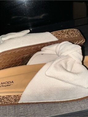 Top Moda White Knotted Slide Sandals